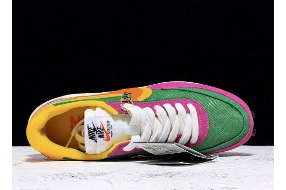 Pine BV0073-301 Green Nike Waffle  LD Sacai 0805